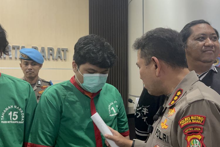 Mahasiswa S2 Kenotariatan Ditangkap, Produksi dan Jual Tembakau Sintetis secara Daring