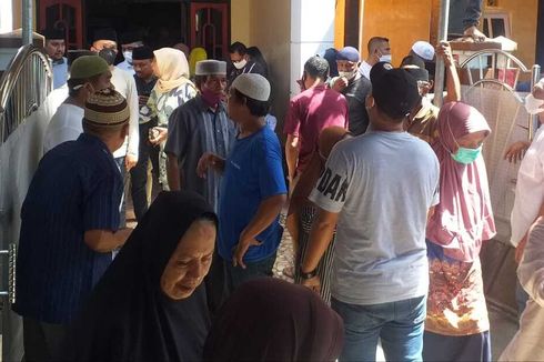 Polisi Sesalkan Keluarga Bupati Yasin Payapo Tolak Pemakaman Prokes: Anak-anaknya Juga Ada yang Pejabat, Harusnya Beri Contoh