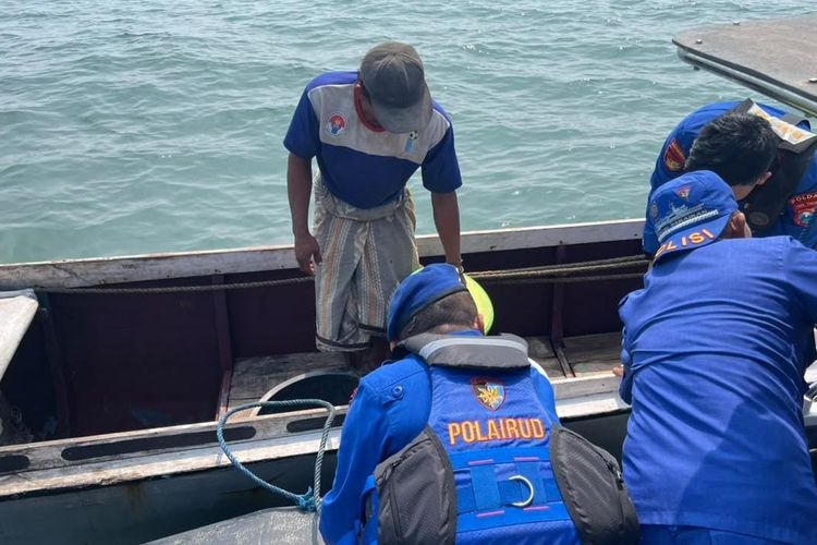 Gunakan Jaring Trawl Saat Melaut, Nelayan di Pasuruan Ditangkap Polisi