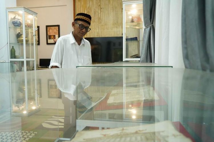 Budayawan Aceh dan kolektor manuskrip kuno Tarmizi Abdul Hamid.