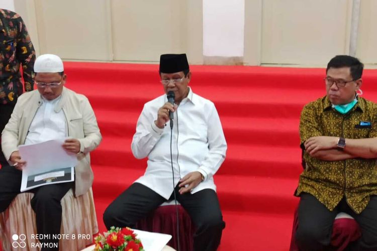 Setelah tiga pasien dinyatakan positif corona di Kepulauan Riau (Kepri), Plt Gubernur Kepri Isdianto menetapkan status tanggap darurat Covid-19, Kamis (19/3/2020)