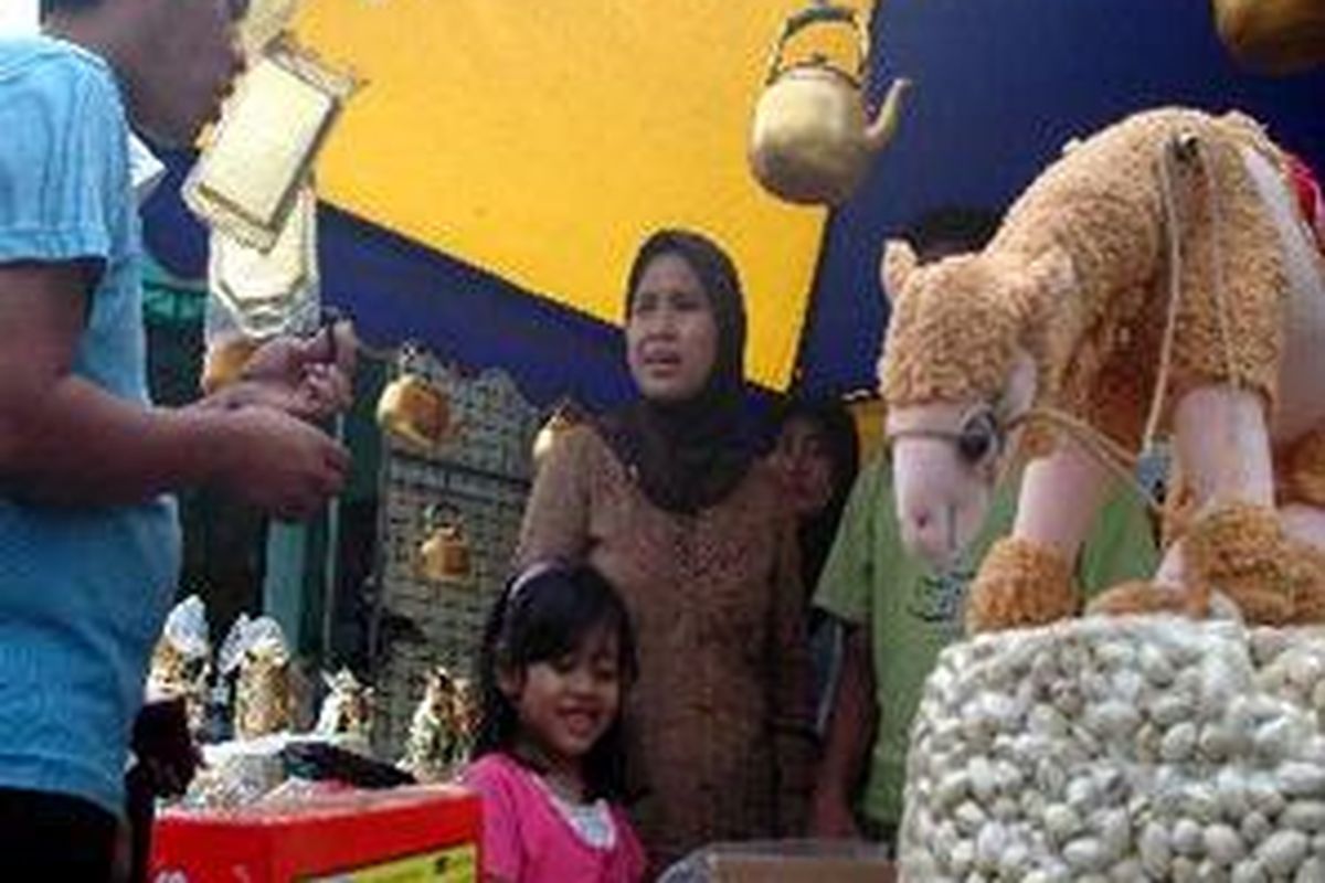 Toko oleh-oleh khas Timur Tengah di Jalan KH Mas Mansyur, Tanah Abang, Jakarta Pusat. 