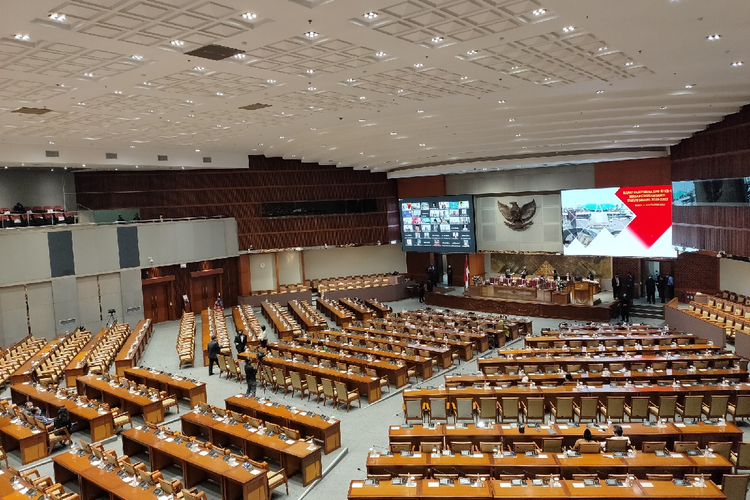 Rapat paripurna ke-9 masa persidangan II tahun sidang 2021-2022, Senin (8/11/2021).