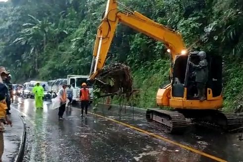 Cadas Pangeran Rawan Longsor dan Pohon Tumbang, BPBD Sumedang Siagakan Pos dan Personel 24 Jam