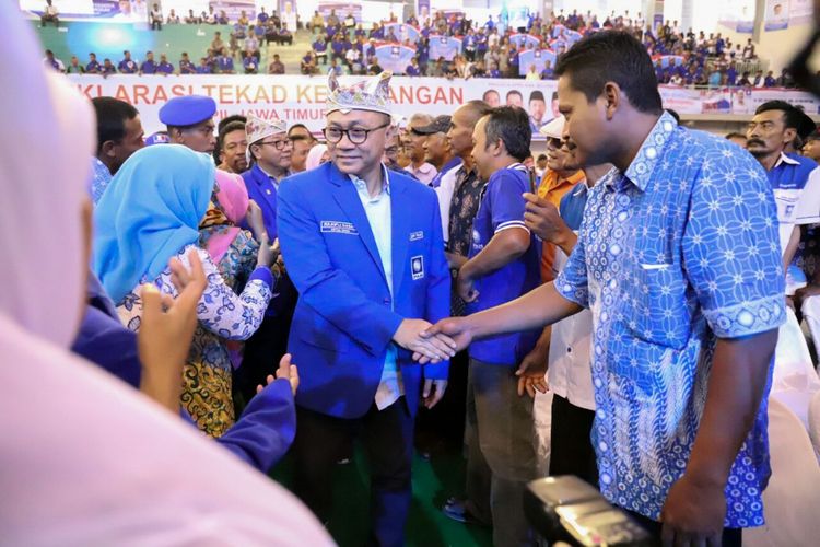 Ketua Umum PAN Zulkfli Hasan menghadiri acara deklarasi tekad kemenangan di Bojonegoro, Jawa Timur, Rabu (7/2/2018). 
