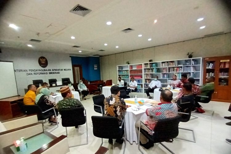 Pemkab Maluku Barat Daya (MBD) dan Komisi A DPRD Kabupaten MBD lakukan koordinasi dengan Kementerian Pendayagunaan Aparatur Negara dan Reformasi Birokrasi (Kementerian PAN-RB), Senin (27/02/2023).

