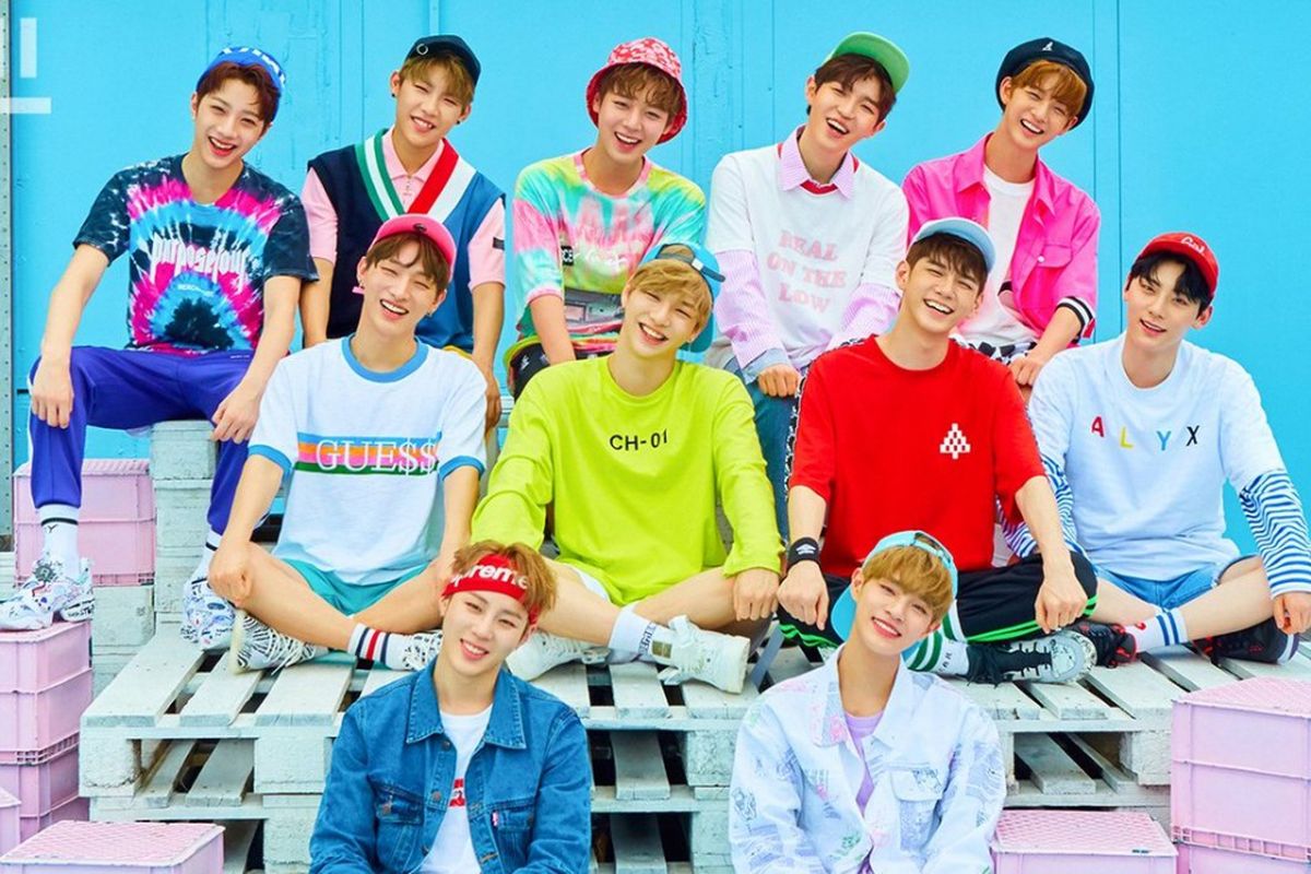 Boyband Wanna One yang dibentuk dari program Produce 101 Season 2.