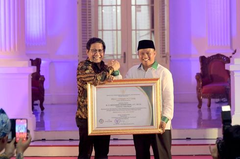Berhasil Entaskan Desa Tertinggal di Jabar, Ridwan Kamil Raih Penghargaan dari Kemendesa PDTT