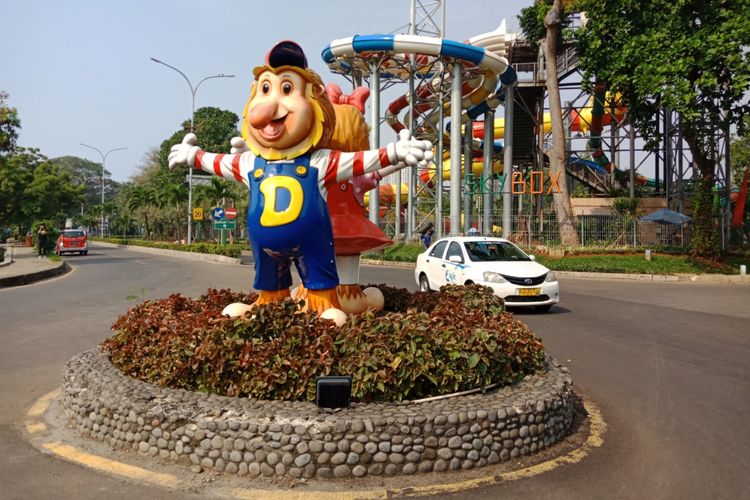 Ikon boneka Dufan di Taman Impian Jaya Ancol, Jakarta.
