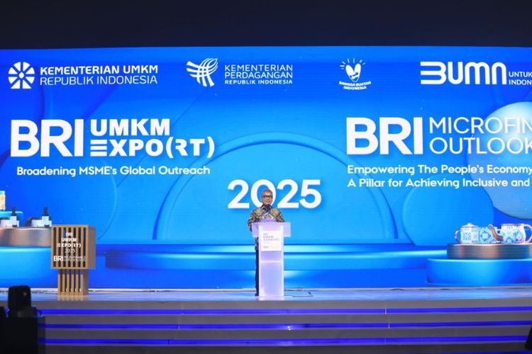 Direktur Utama BRI Sunarso dalam gelaran BRI UMKM EXPO(RT) 2025 di Indonesia Convention Exhibition (ICE) BSD City, Tangerang Selatan, Banten, Jumat (30/1/2025).