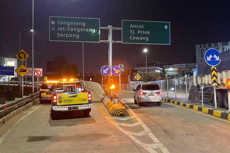 PT Jasa Marga (Persero) mengoperasionalkan Ramp 7 Junction Benda Jalan Tol Cengkareng-Batuceper-Kunciran untuk mengurai kemacetan, Tangerang, Sabtu (24/12/2022).