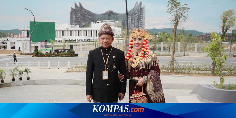 Kenakan Pakaian Adat Palembang, Mendagri Tito Hadiri Upacara HUT Ke-79 RI Perdana di IKN