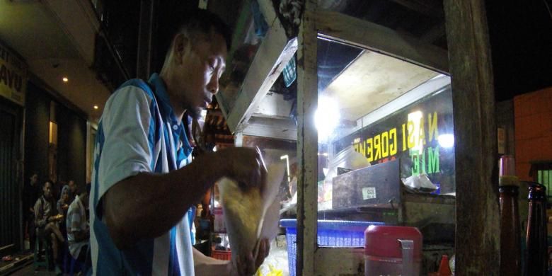 Nasi goreng di depan RS Salak, Bogor, Jawa Barat.