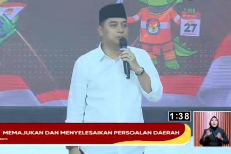 Cawakot Surabaya, Eri Cahyadi saat debat kedua, Kamis (21/11/2024).