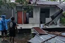 Rumah di Buleleng Ambruk Diterjang Angin Puting Beliung