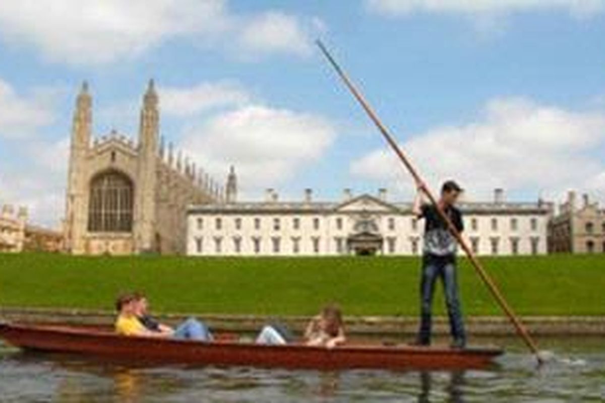 Universitas Cambridge adalah salah satu sekolah unggulan di Inggris.