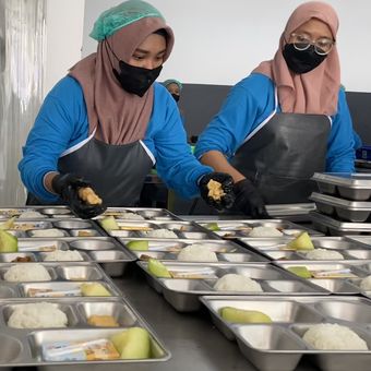 Ilustrasi MBG. Salah satu Satuan Pelayanan Pemenuhan Gizi (SPPG) di Kota Malang saat menyiapkan makan bergizi gratis (MBG) 