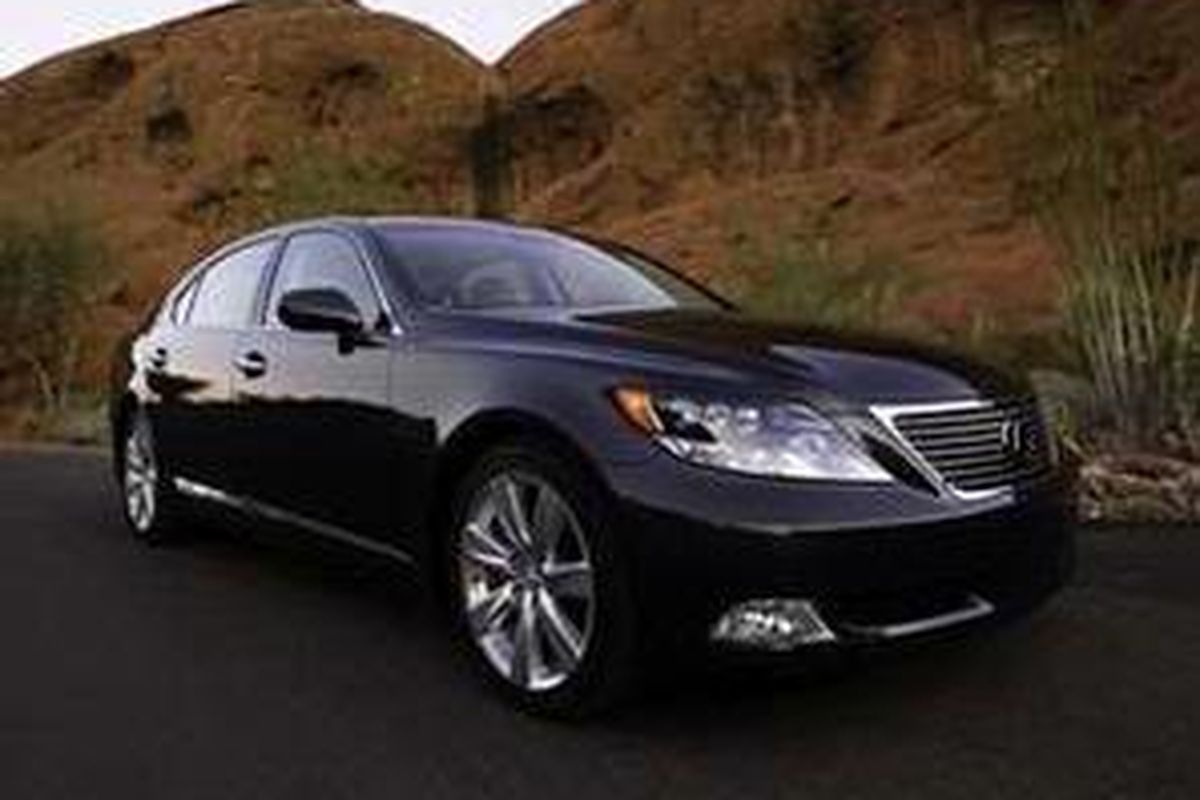Lexus LS600hl