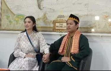 Dewi Perssik dan putranya, Felice Gabriel.