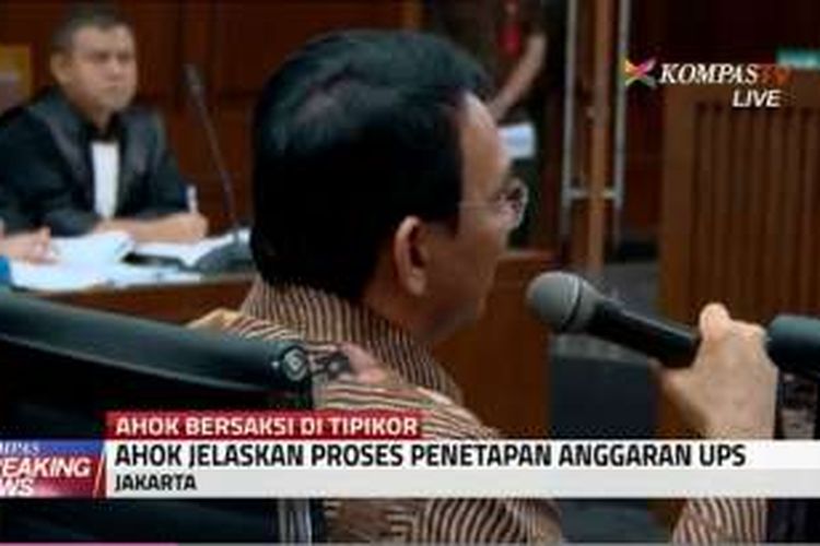 Ahok menjadi saksi kasus dugaan korupsi dalam pengadaan UPS, Kamis (4/2/2016) di Pengadilan Tipikor, Jakarta.