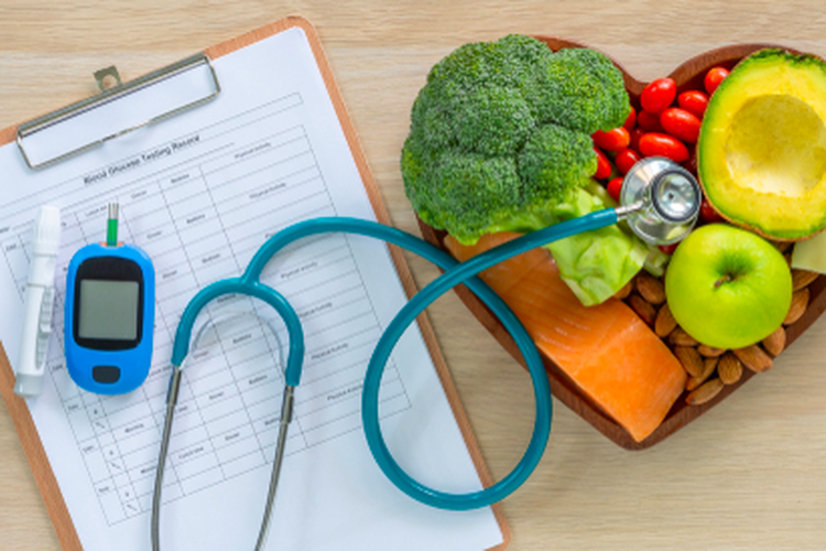 Ilustrasi gaya hidup sehat untuk pasien diabetes demi cegah risiko pneumonia