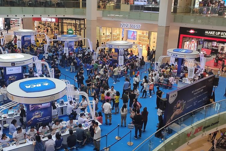 Suasana area pameran Singapore Airlines BCA Travel Fair 2020 hari kedua, Sabtu (15/2/2020).