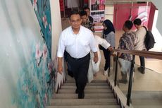 Lift Mati, Anies Baswedan Naik Tangga ke Lantai Lima Hadiri Acara Guru PAUD
