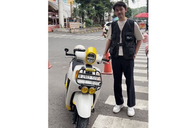 Tren modifikasi skutik bergaya kalcer menunjukkan bahwa estetika dan fungsi kini berjalan beriringan. 