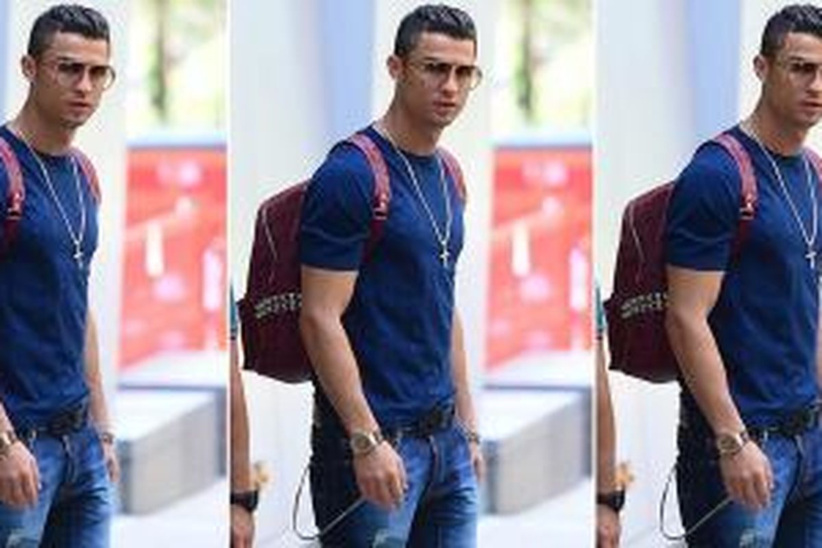Cristiano Ronaldo mengaku lebih suka mengenakan celana dalam warna-warni dan terang. 
