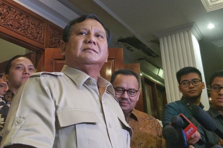 Ketua Umum Partai Gerindra Prabowo Subianto saat ditemui di kediaman pribadinya, Kebayoran Baru, Jakarta Selatan, Jumat (6/7/2018).