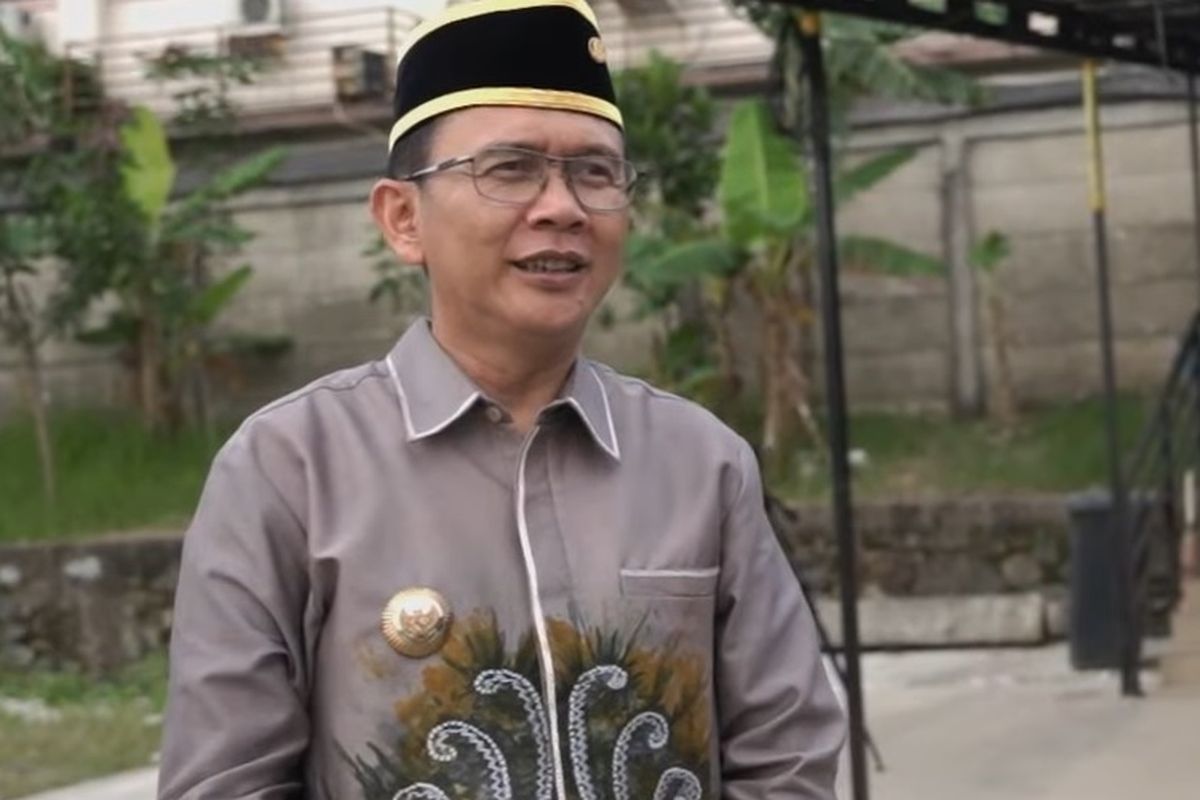 Penjabat Bupati Bekasi Dani Ramdan saat berkunjung ke lahan yang akan dibangun menjadi Gereja Ibu Teresa di Cikarang, Kabupaten Bekasi.