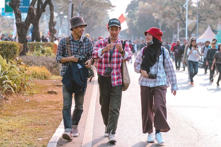 Arafah Rianti bersama teman-temannya