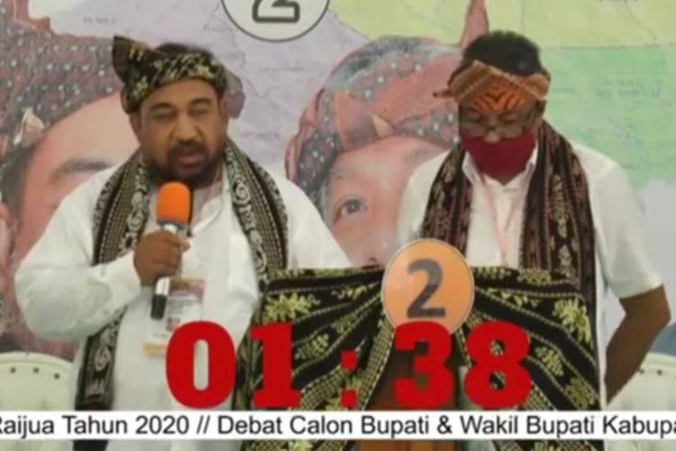 Bupati terpilih Kabupaten Sabu Raijua, Nusa Tenggara Timur (NTT) Orient Patriot Riwu Kore (kiri) dalam debat para calon yang digelar secara live di Youtube