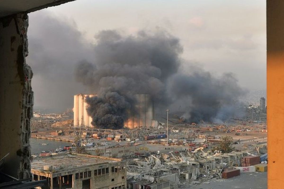 Situasi di Beirut usai terjadi ledakan besar di gudang amonium nitrat, Rabu (5/8/2020).
