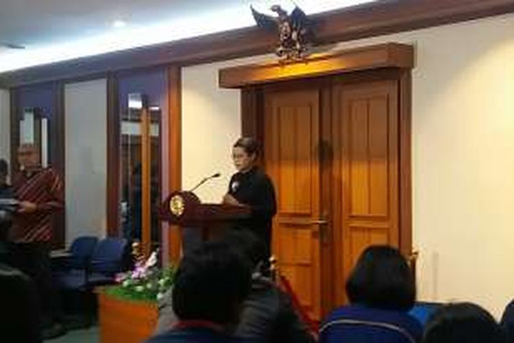 Menteri Luar Negeri Retno Marsudi saat melangsungkan konferensi pers di Kantor Kementerian Luar Negeri, Jakarta Pusat, Senin (11/4/2016)