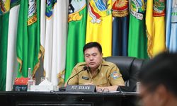Plt Sekjen Kemendagri Tegaskan Pentingnya Aksi Cepat Atasi Komoditas di Atas HET