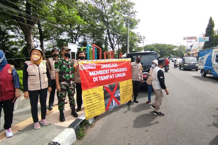 Saat Pemerintah Kota Semarang melakukan sosialisasi larangan memberi uang ke PGOT. 