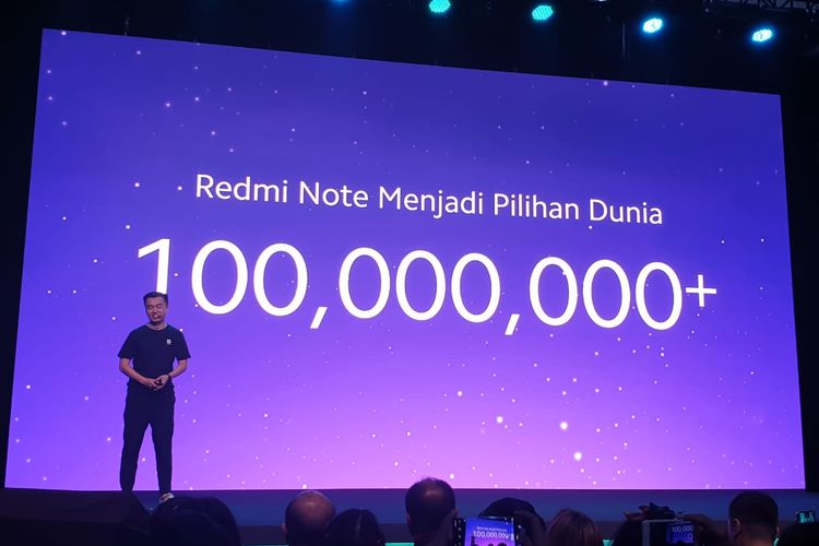 Alvin Tse, Country Director Xiaomi Indonesia saat memaparkan angka penjualan Redmi Note series di Jakarta, Kamis (17/10/2019).