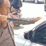Saat Polisi di Banyuwangi Pecahkan Kaca demi Selamatkan Balita yang Terkunci Dalam Mobil