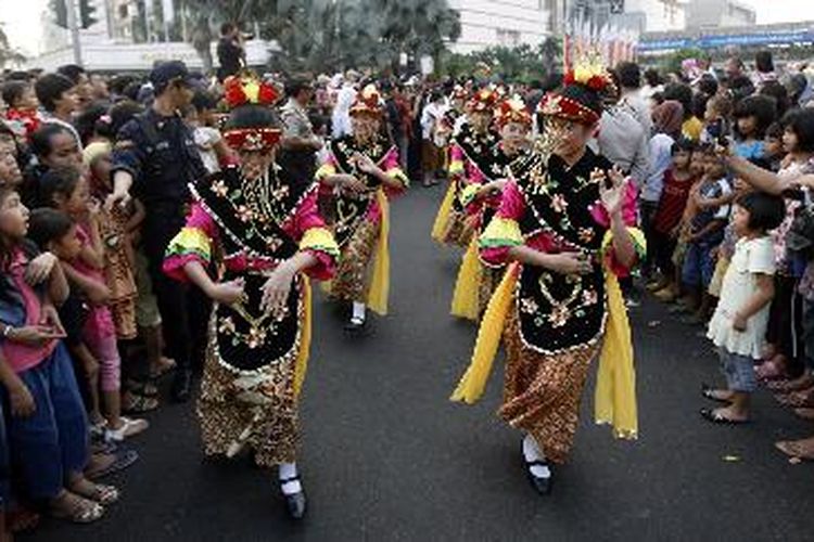 Tari Yapong, salah satu tari kreasi dari DKI Jakarta