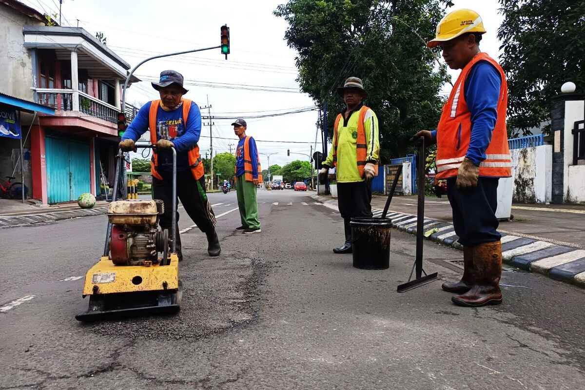 Anggaran Minim, PUPR Magetan Hanya Tambal Jalan yang Berlubang