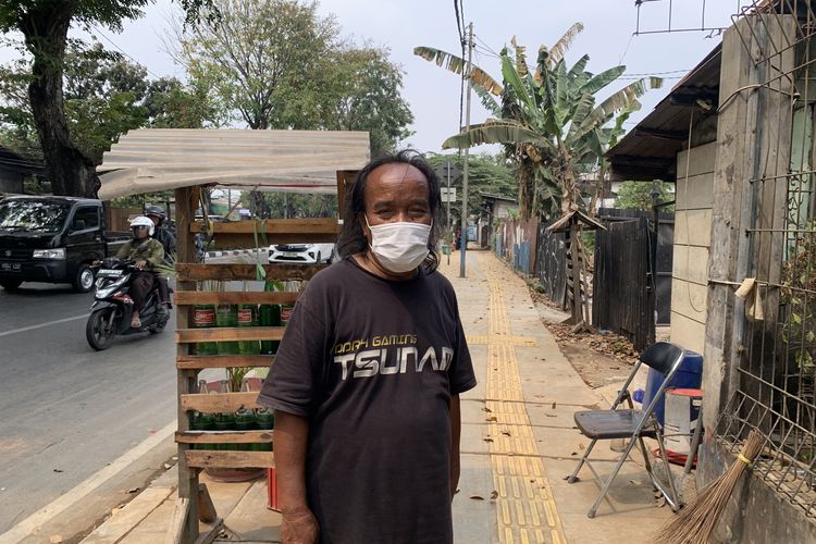 Jalan Haji Darip Jaktim Berubah Merah, Debu Proyek Masuk Rumah dan Warung Warga