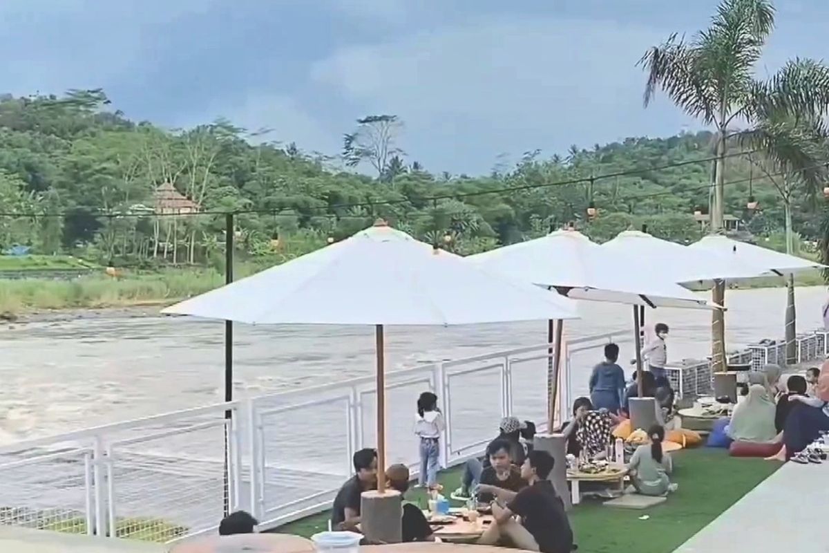 Wisata Klawing Sonten di kawasan Bendungan Slinga, Desa Banjaran, Kecamatan Bojongsari, Purbalingga, Jawa Tengah yang akan direlokasi oleh Kantor Balai Besar Wilayah Serayu Opak (BBWSO).