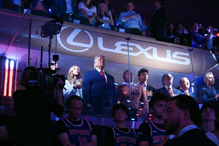 Final NBA: Trump Dicemooh Lebih Keras dari Tim Tamu, Diusir Penonton
