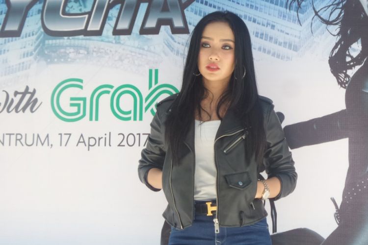 Cita Citata usai peluncuran singel NYCita di Epiwalk, Jakarta Selatan, Senin (17/4/2017).