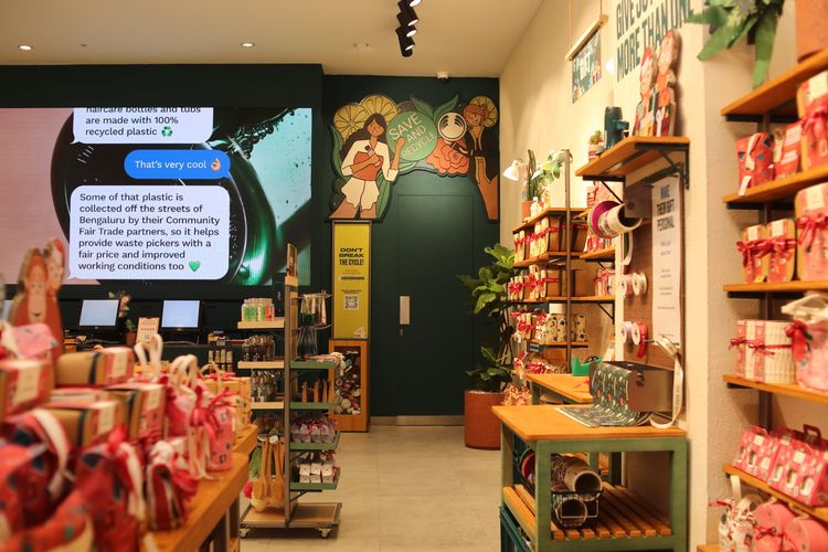 The Body Shop Indonesia meresmikan gerai baru di Pakuwon Mall Yogyakarta dengan memanfaatkan bahan daur ulang pada Kamis (24/11/2022).