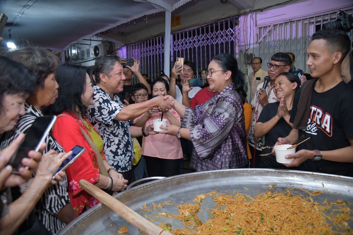 Wali Kota Semarang Agustina Wilujeng saat mengadiri acara di Waroeng Semawis belum lama ini.
