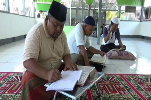 Ingin Buat Kenangan, Seorang Napi Menulis Al Quran 30 Juz di Rutan