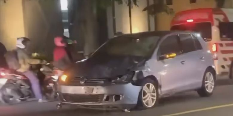 Ojol Tabrak Mobil di Tanjungkarang Timur Laporkan ke Polisi