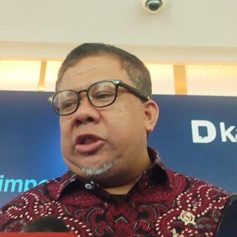 Wakil Menteri Perumahan dan Kawasan Permukiman Fahri Hamzah usai menghadiri Simposium Nasional Sumitronomics Terhadap Arah Ekonomi Indonesia di Jakarta, Selasa (3/6/2025).